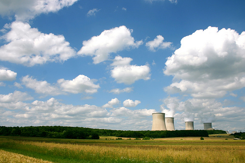 Centrale nucléaire source Flickr : http://www.flickr.com/photos/thesoundoviolence/